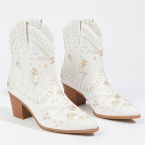 Altar’d State Cindee Embroidered Western Booties